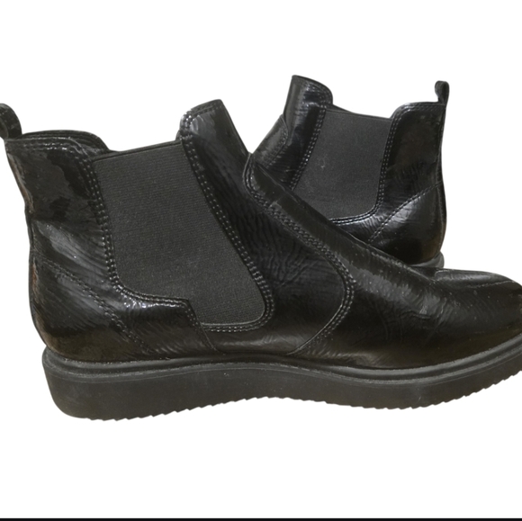 Geox Black Patent Leather Chelsea Boots. - Picture 2 of 9